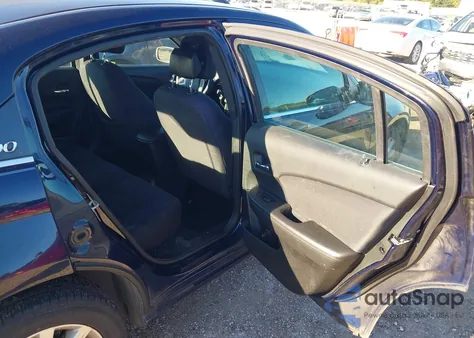 2013 Chrysler 200 Touring z USA, uszkodzony, nr VIN 1C3CCBBB3DN593297